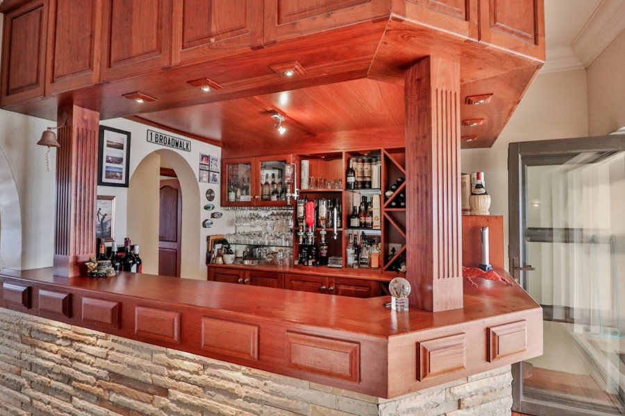 7 Bedroom Property for Sale in Myburgh Park Western Cape